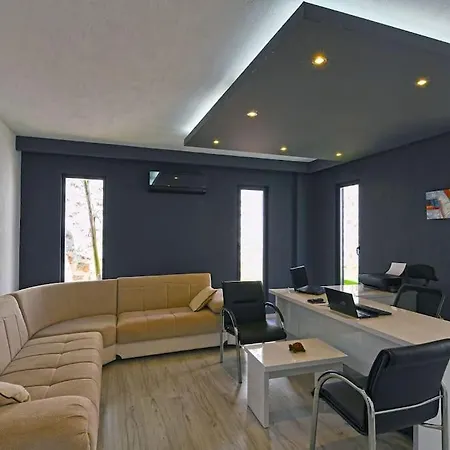Everest Villa
